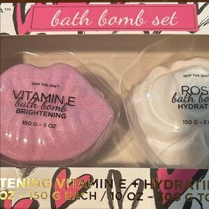 Vitamin E and Rose Bath Bomb Set
